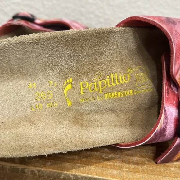 Birkenstock Rose Patterned Sandals - Picture 5 of 6